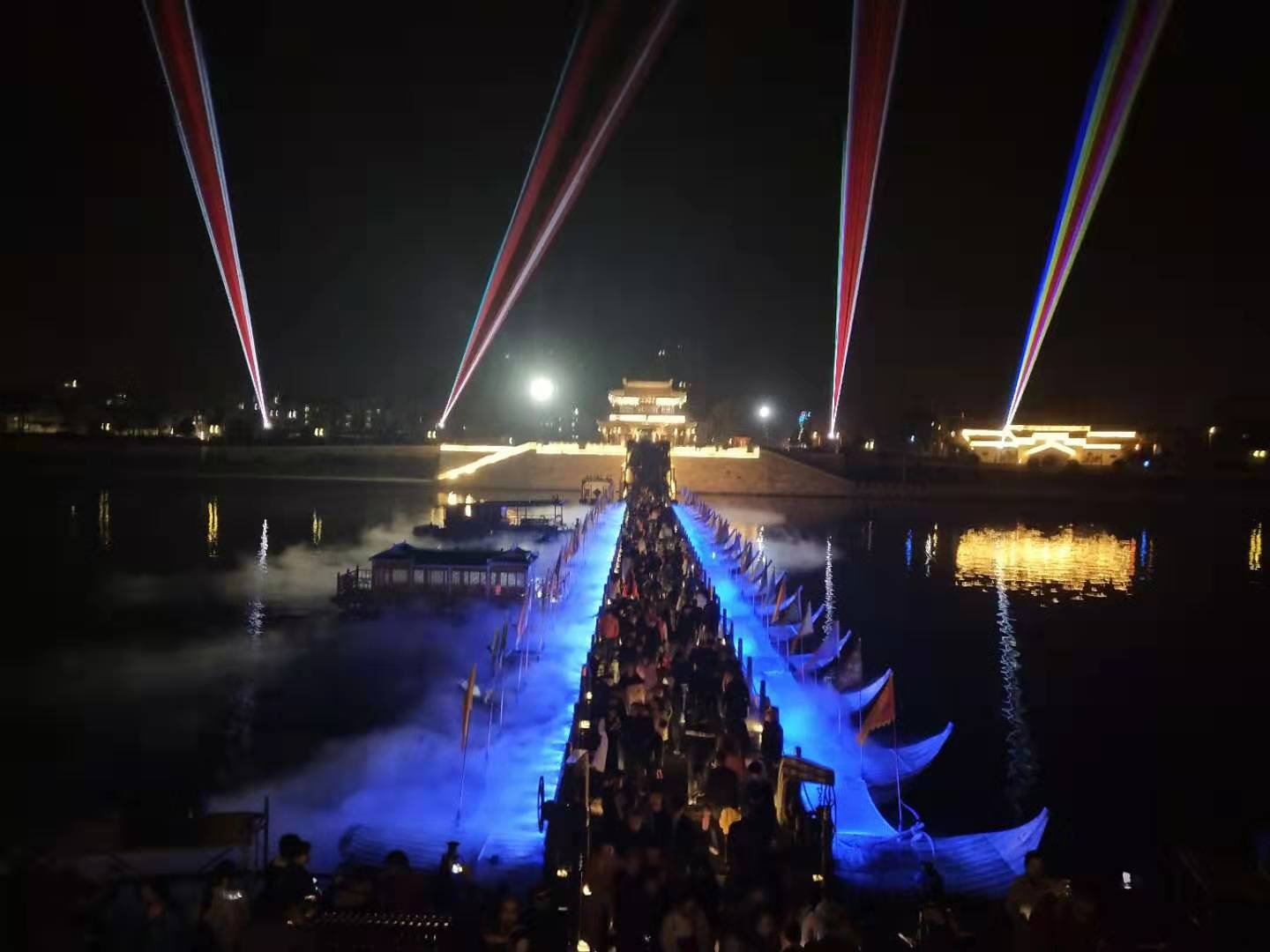 浮橋造霧造景